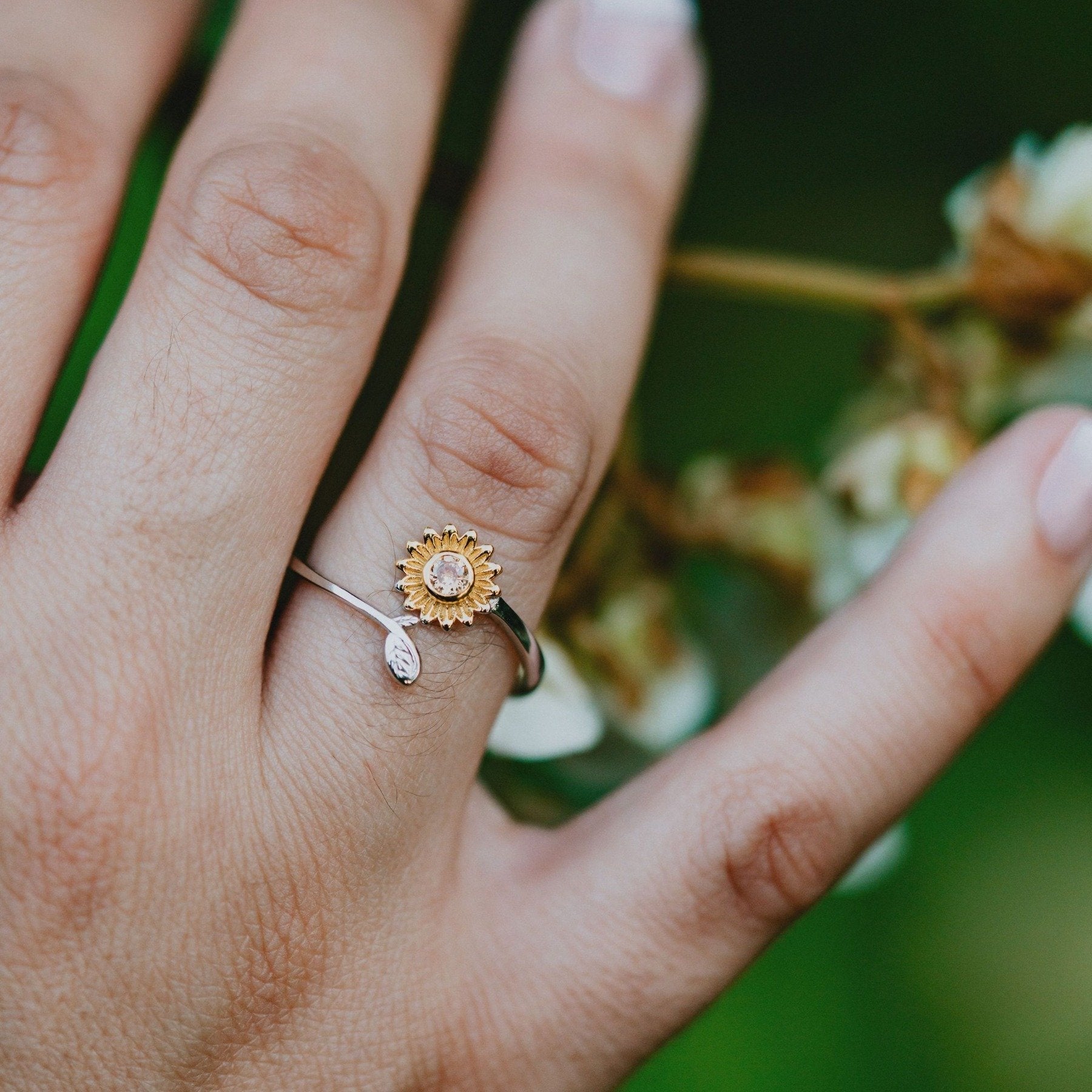 ring with sunflower